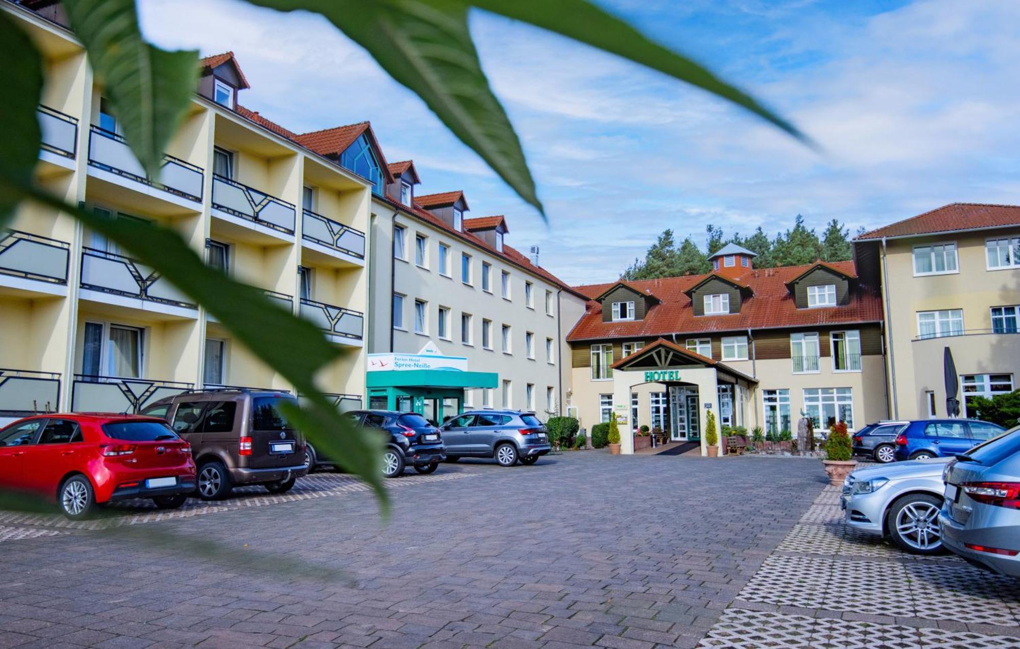 Ferien Hotel Spree-Neisse Neuhausen  Bagian luar foto