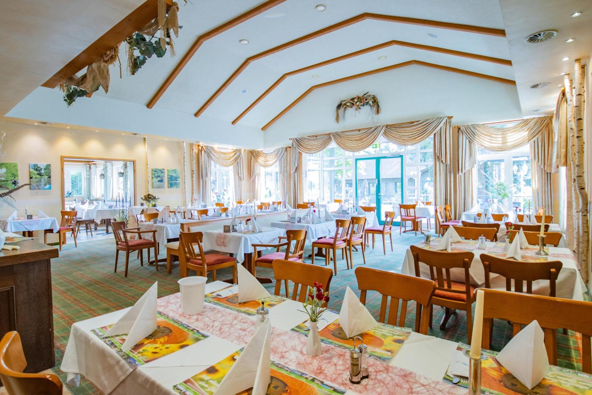 Ferien Hotel Spree-Neisse Neuhausen  Bagian luar foto