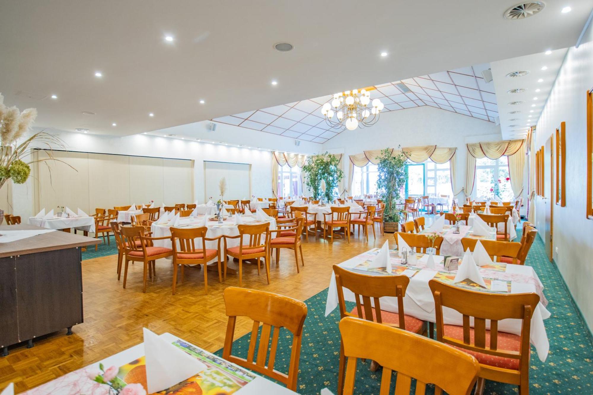 Ferien Hotel Spree-Neisse Neuhausen  Bagian luar foto