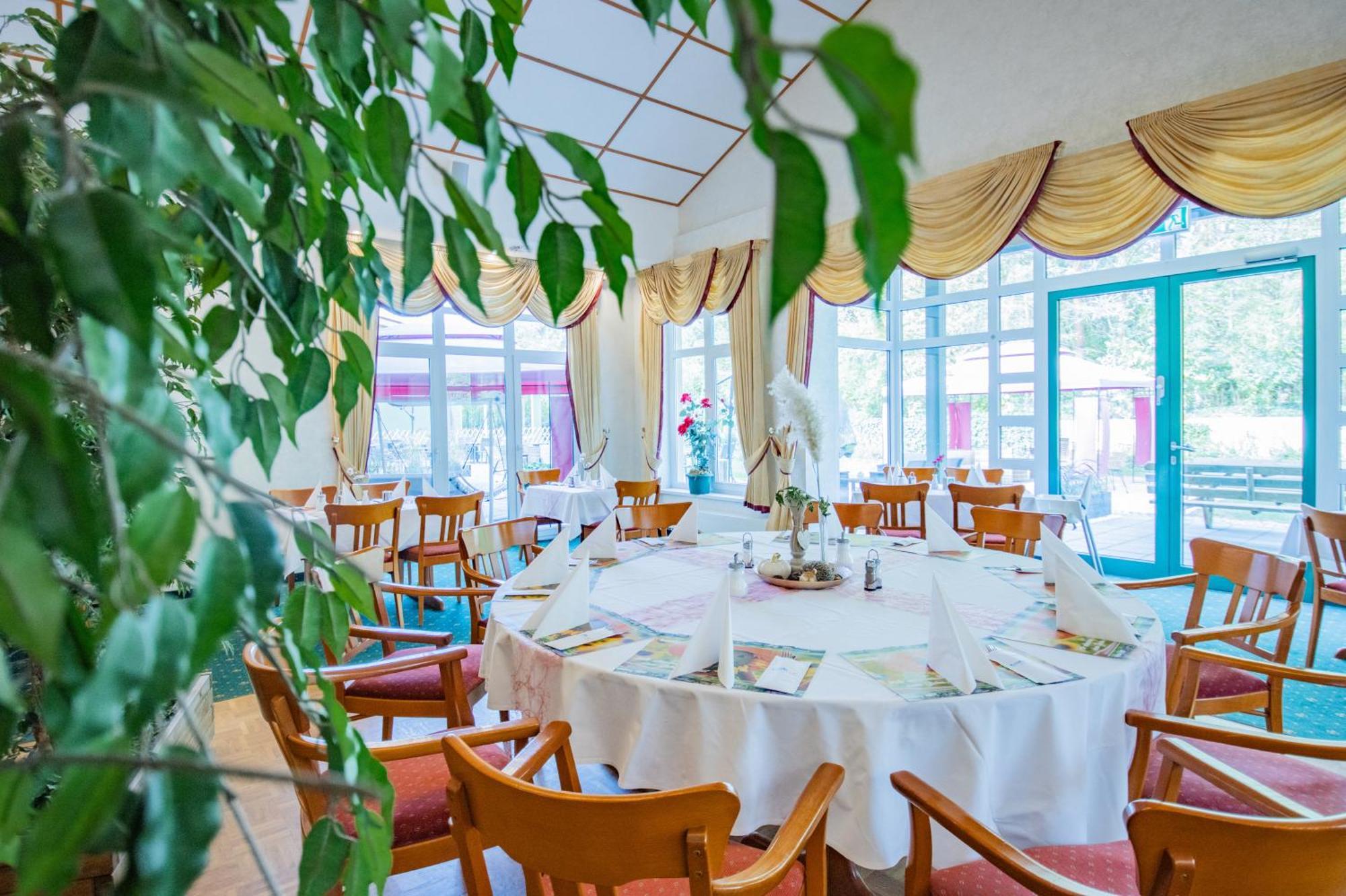 Ferien Hotel Spree-Neisse Neuhausen  Bagian luar foto