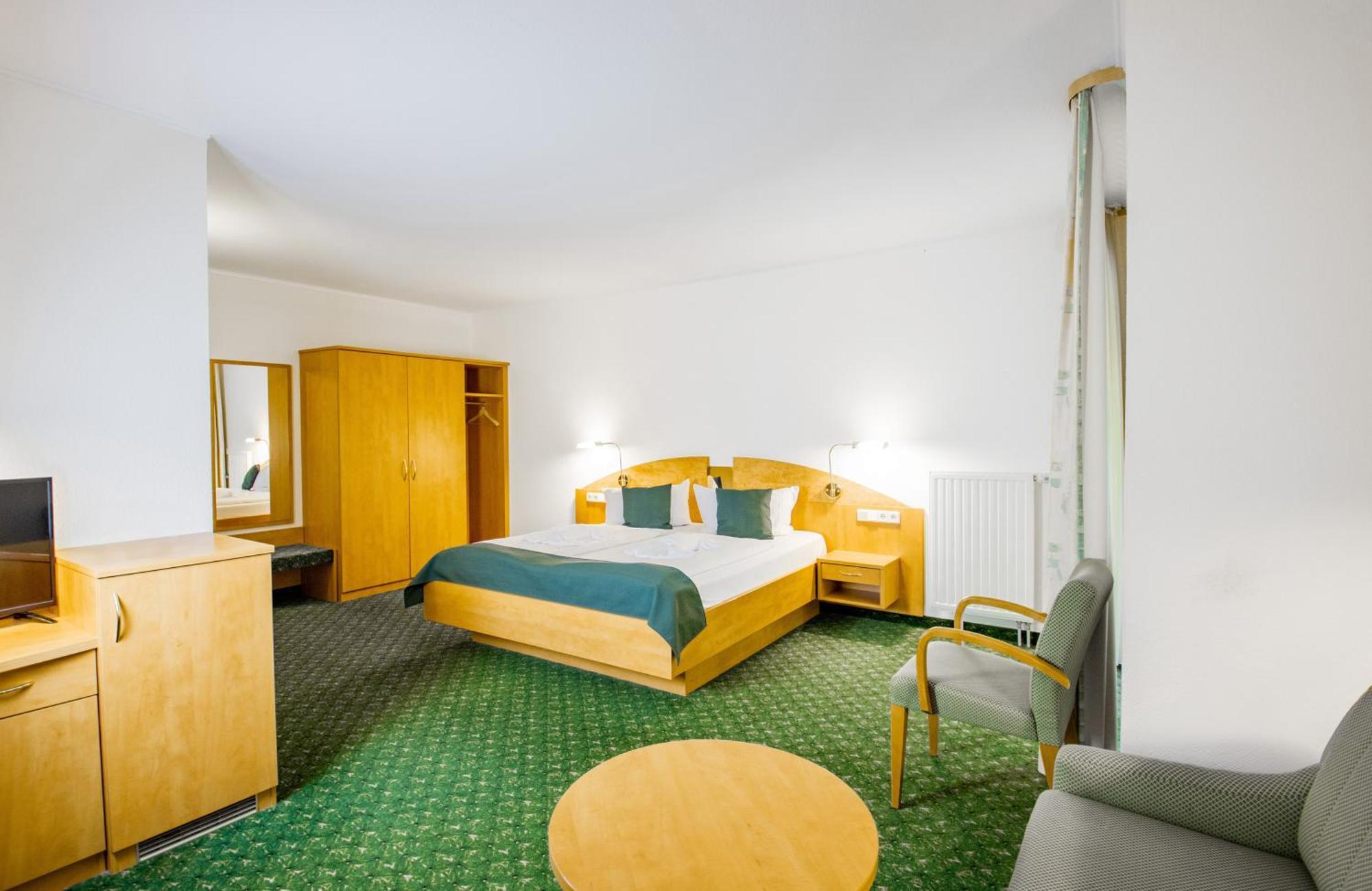Ferien Hotel Spree-Neisse Neuhausen  Bagian luar foto